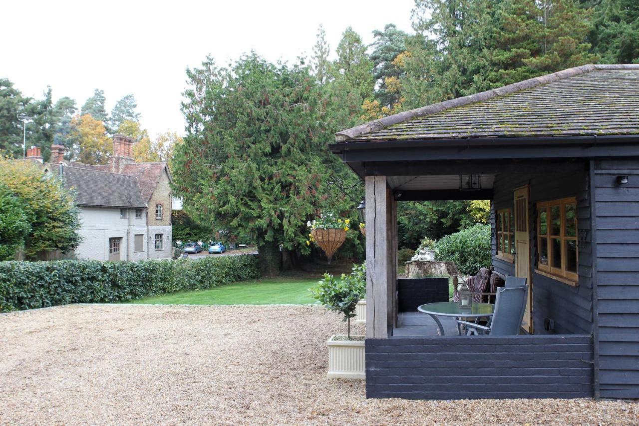 The Devils Cradle Hotel Farnham  Exterior foto