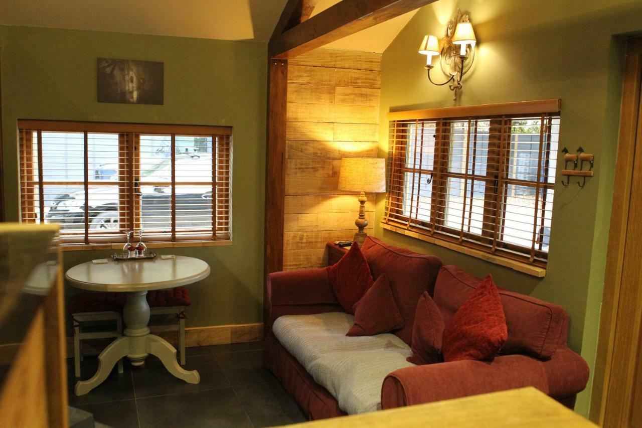 The Devils Cradle Hotel Farnham  Exterior foto