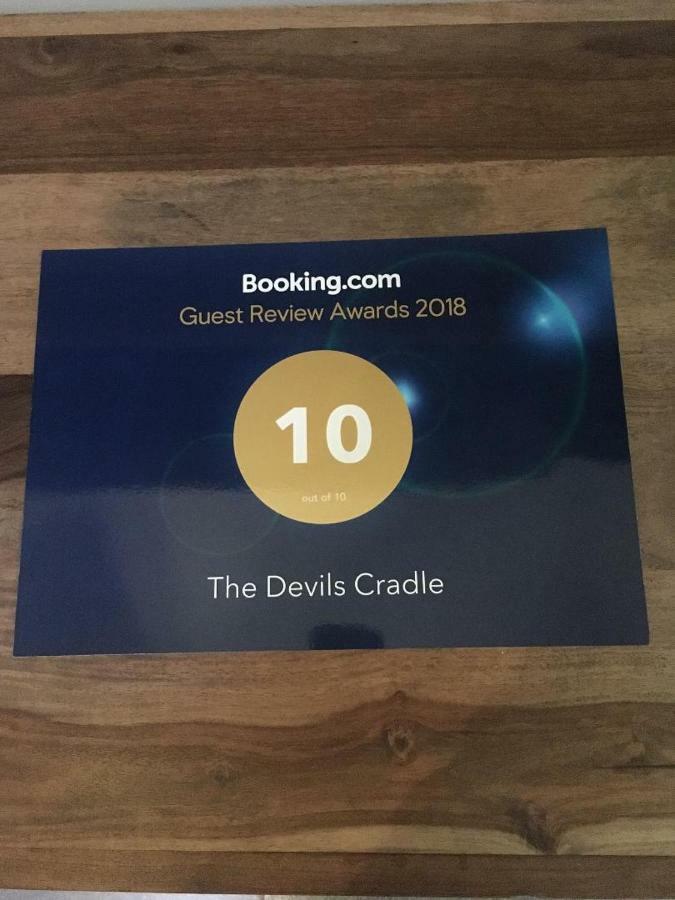 The Devils Cradle Hotel Farnham  Exterior foto